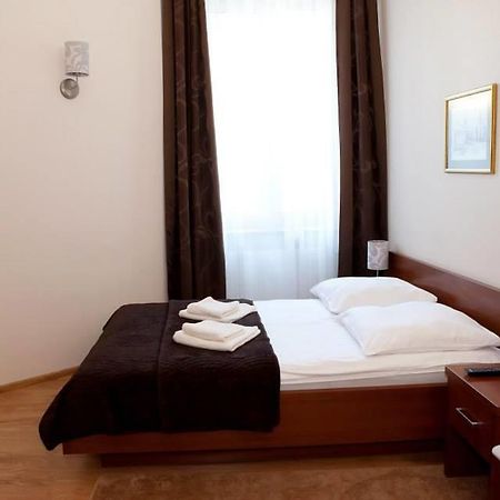 Hotel Srodmiejski Kielce Bagian luar foto