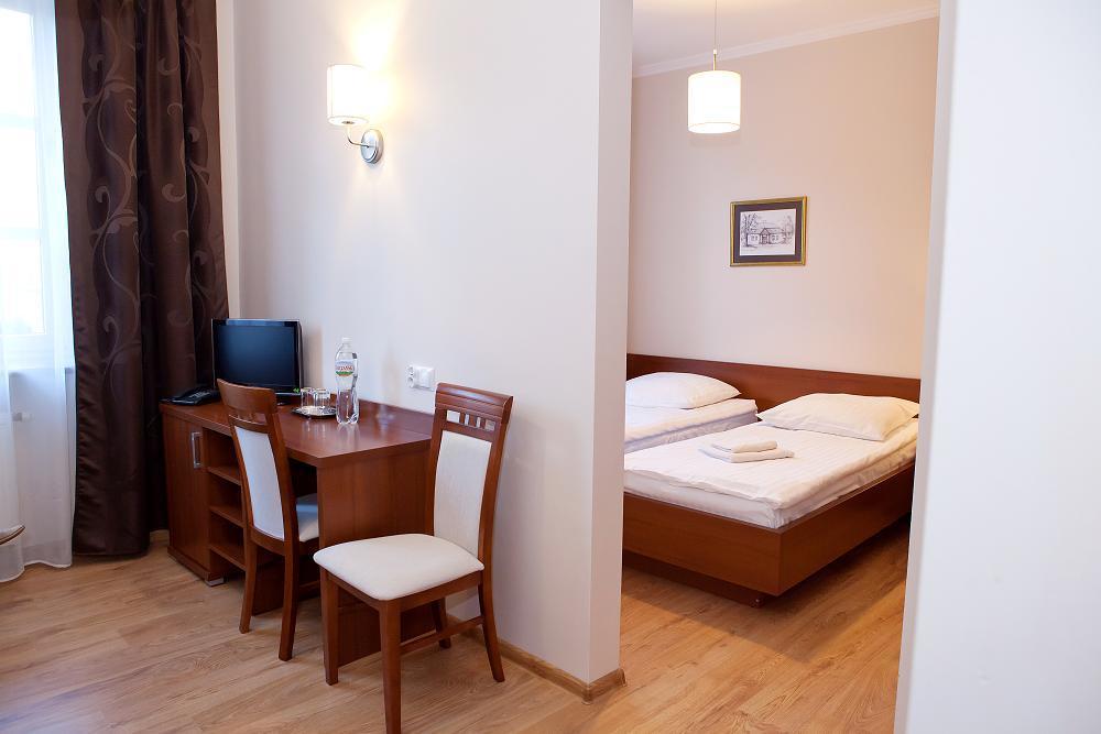 Hotel Srodmiejski Kielce Bagian luar foto