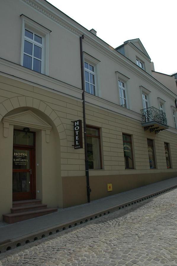 Hotel Srodmiejski Kielce Bagian luar foto