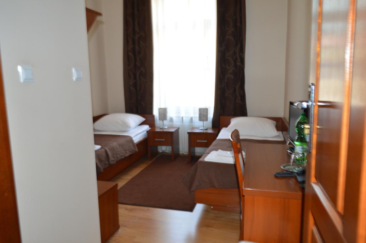 Hotel Srodmiejski Kielce Bagian luar foto