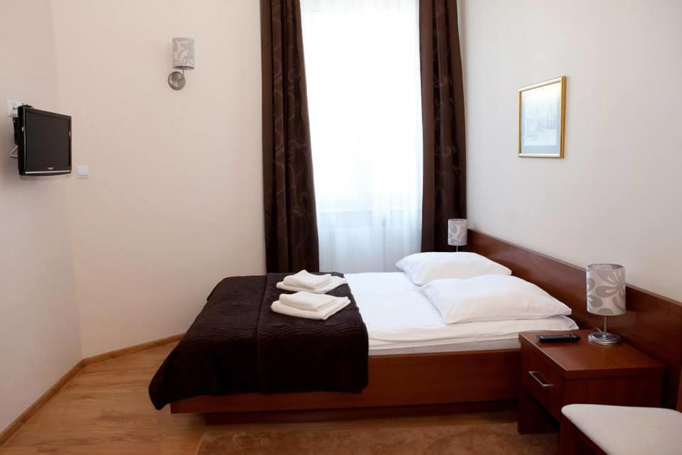 Hotel Srodmiejski Kielce Bagian luar foto