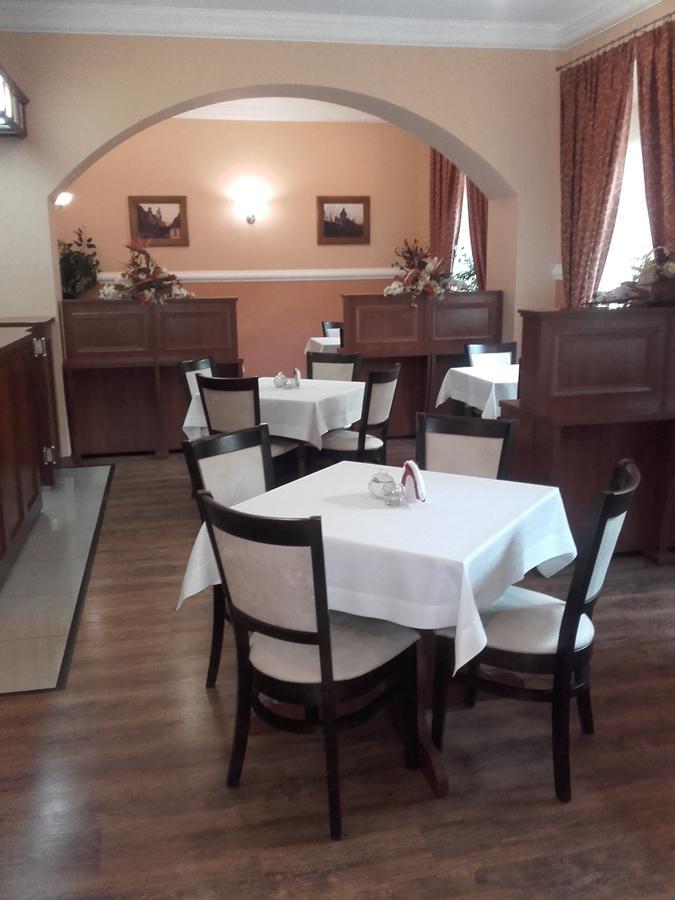 Hotel Srodmiejski Kielce Bagian luar foto