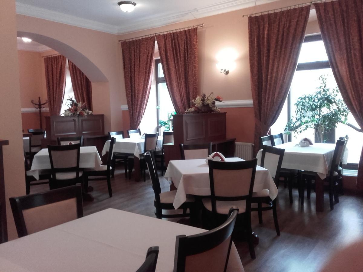 Hotel Srodmiejski Kielce Bagian luar foto