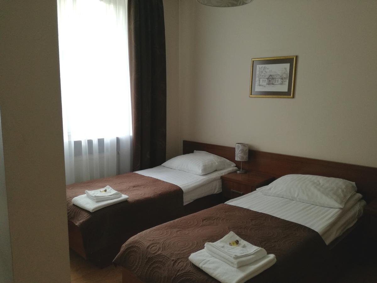 Hotel Srodmiejski Kielce Bagian luar foto
