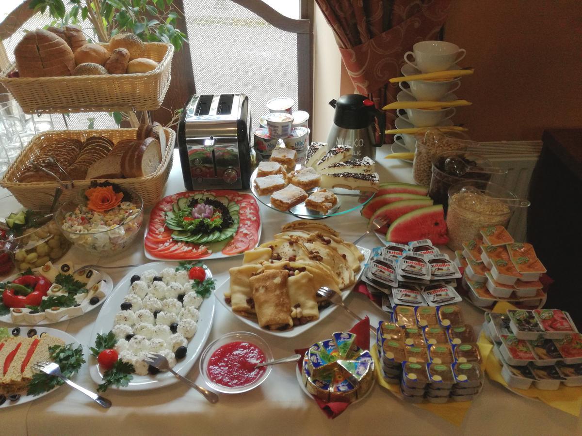 Hotel Srodmiejski Kielce Bagian luar foto
