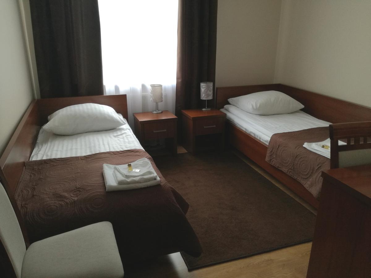Hotel Srodmiejski Kielce Bagian luar foto