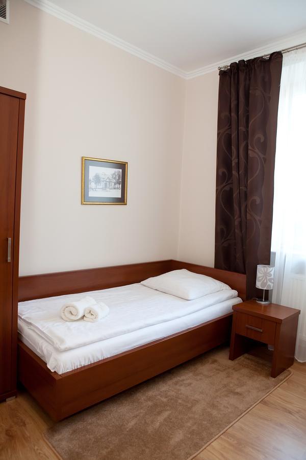 Hotel Srodmiejski Kielce Bagian luar foto